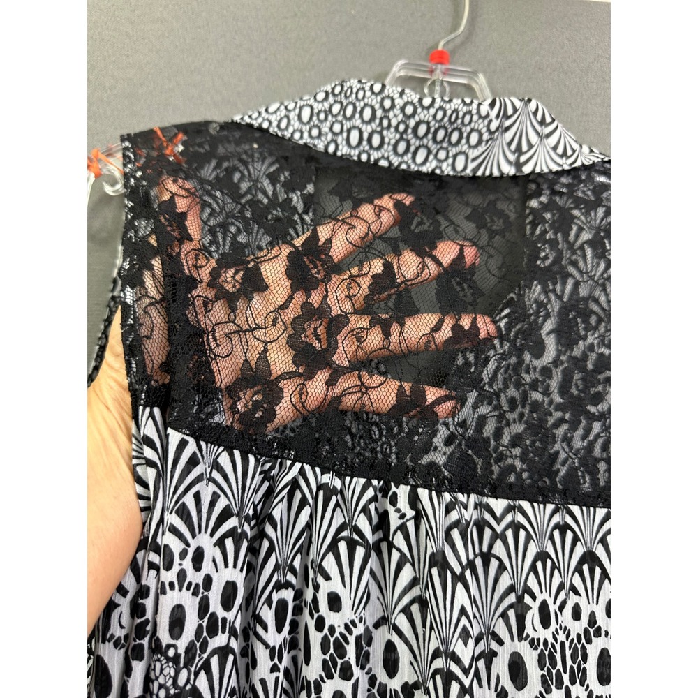 New Directions Womens Large Black White Geometric Lace Back Sleeveless Blouse L